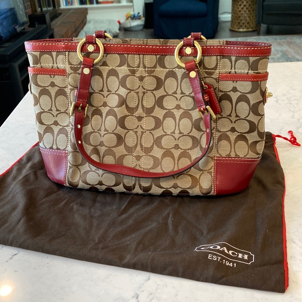 Coach red signature gallery tote - 11237